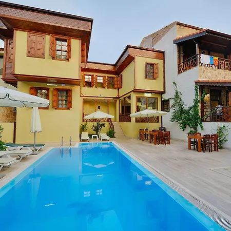 Hadrian Gate Hotel 3*