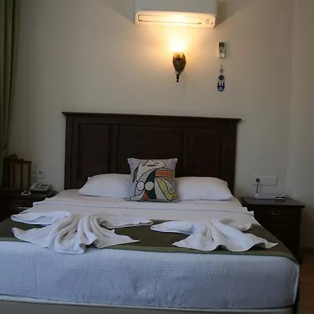 Hadrian Gate Hotel 3*