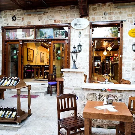 하드리안 게이트 안탈리아