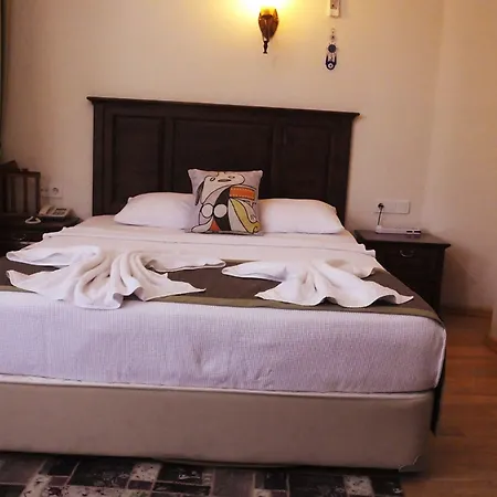 Hotel Hadrian Gate 3*