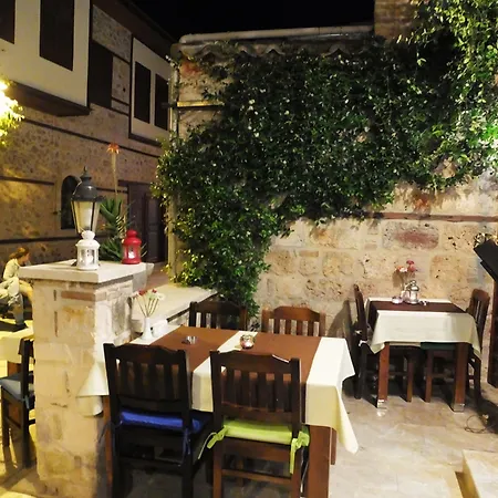 하드리안 게이트 안탈리아