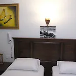 Ξενοδοχείο Hadrian Gate 3*