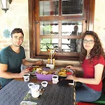Ξενοδοχείο Hadrian Gate 3*