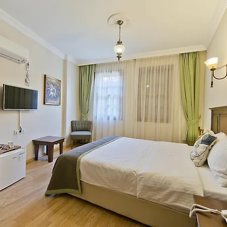 Hadrian Gate Otel