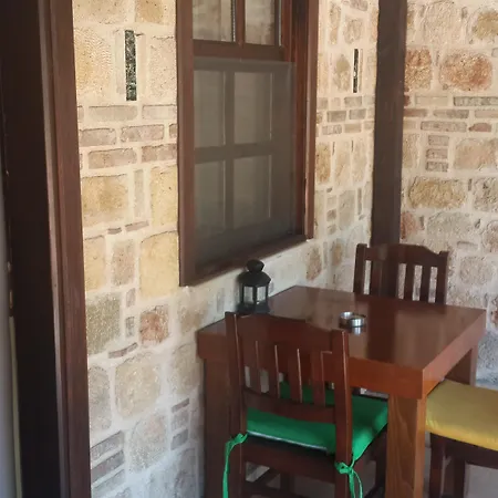 Hadrian Gate Otel