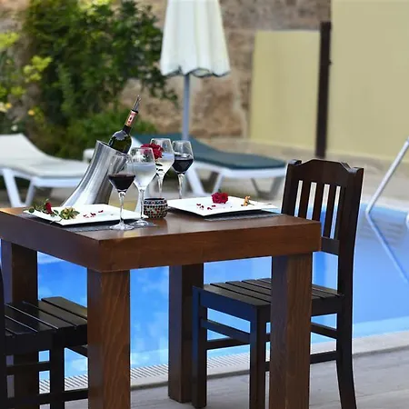 Hadrian Gate Otel