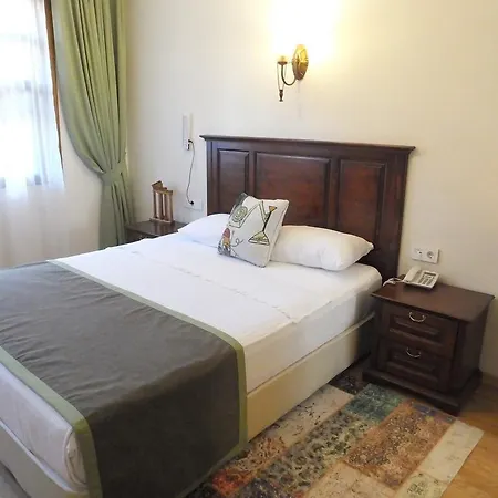 Hadrian Gate Otel 3*