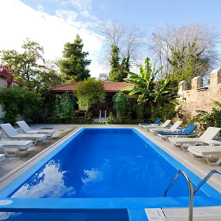 Hadrian Gate Otel