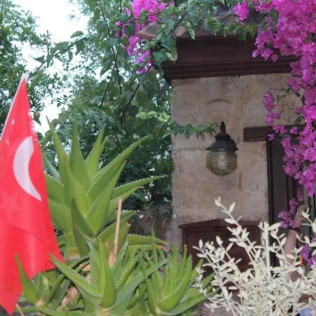 Hadrian Gate Otel